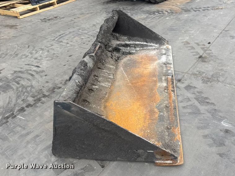 image for item ET1627 Bobcat skid steer bucket