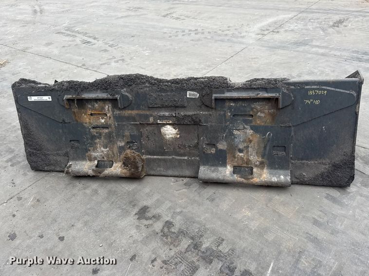 image for item ET1627 Bobcat skid steer bucket