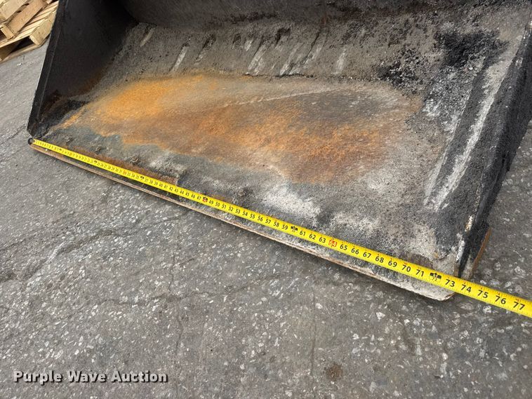 image for item ET1627 Bobcat skid steer bucket