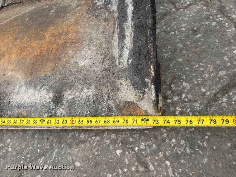 image for item ET1627 Bobcat skid steer bucket