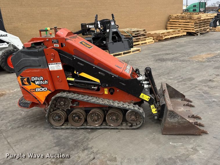 image for item ET1629 2020 Ditch Witch SK800 compact utility loader