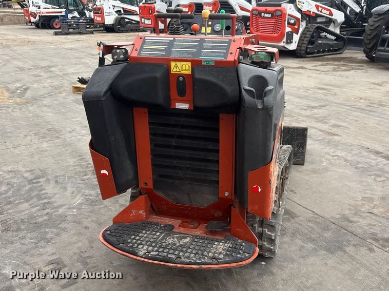 image for item ET1629 2020 Ditch Witch SK800 compact utility loader