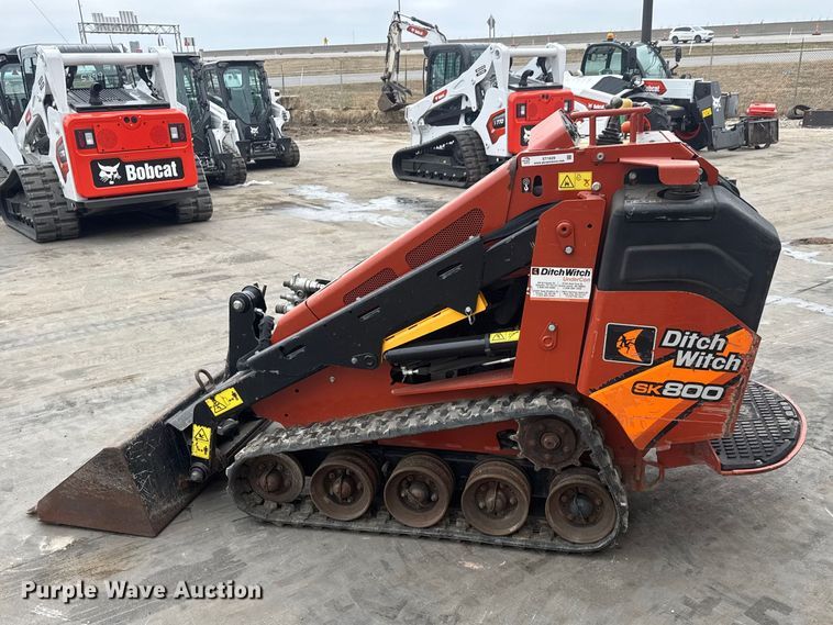 image for item ET1629 2020 Ditch Witch SK800 compact utility loader