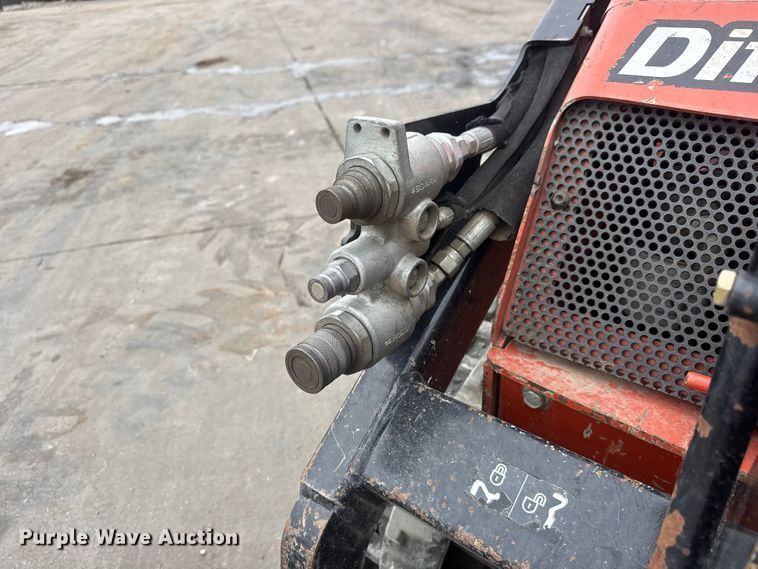 image for item ET1629 2020 Ditch Witch SK800 compact utility loader