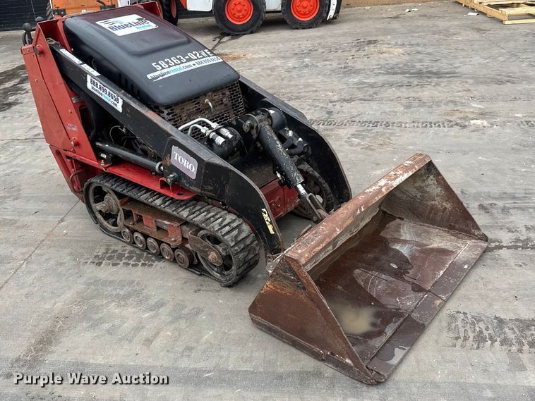 image for item ET1630 Toro TX427 compact utility loader