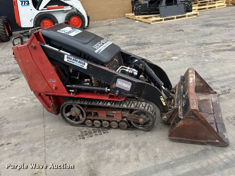 image for item ET1630 Toro TX427 compact utility loader