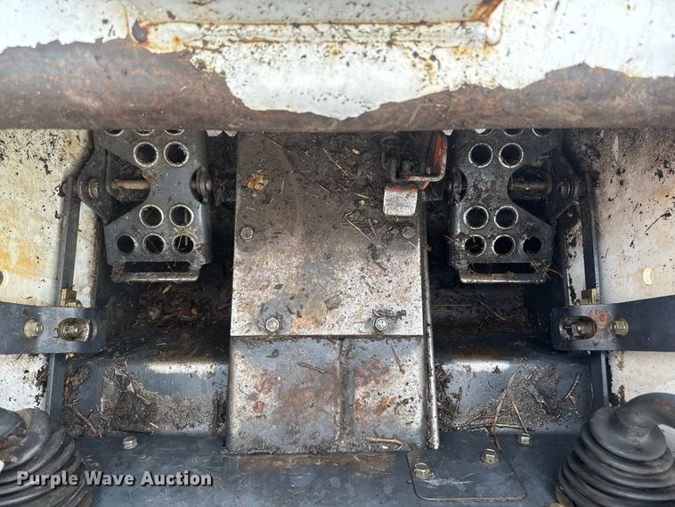 image for item ET1631 1996 Bobcat 763 skid steer loader