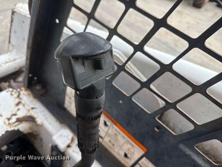 image for item ET1631 1996 Bobcat 763 skid steer loader