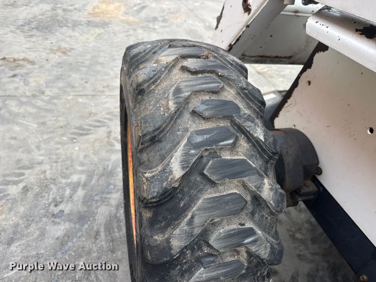 image for item ET1631 1996 Bobcat 763 skid steer loader