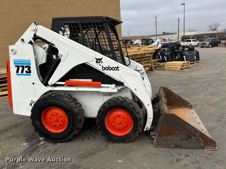 image for item ET1632 1997 Bobcat 773 skid steer loader