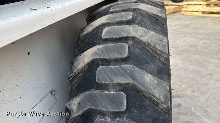image for item ET1632 1997 Bobcat 773 skid steer loader