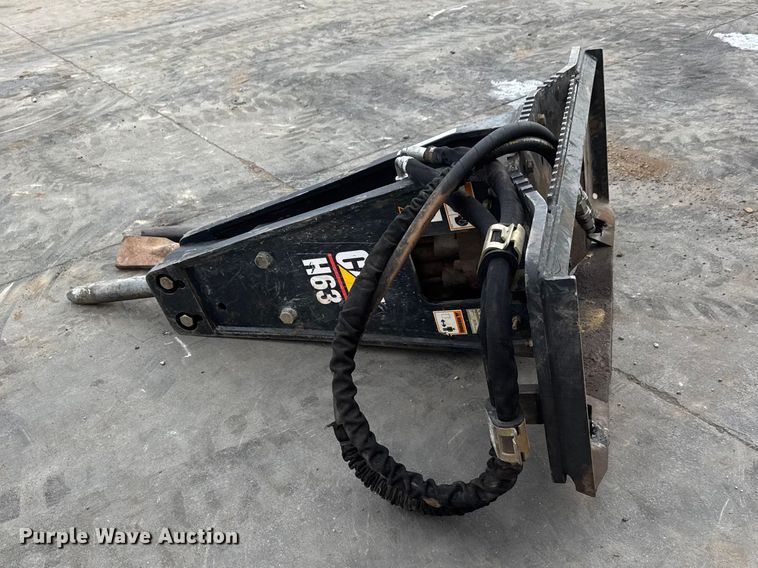 image for item ET1633 Caterpillar H63 skid steer breaker