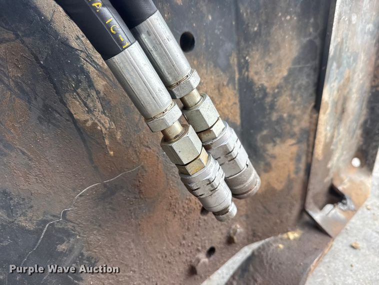 image for item ET1633 Caterpillar H63 skid steer breaker