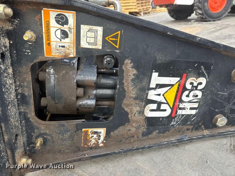 image for item ET1633 Caterpillar H63 skid steer breaker