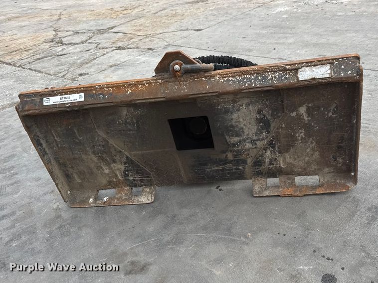 image for item ET1635 Atlas Copco SBC 410-11 skid steer breaker