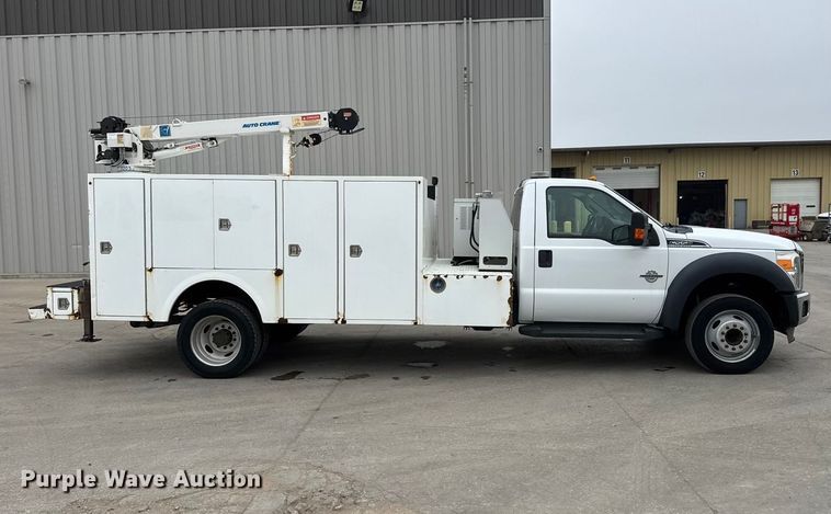 image for item ET1640 2013 Ford F550 utility / service truck