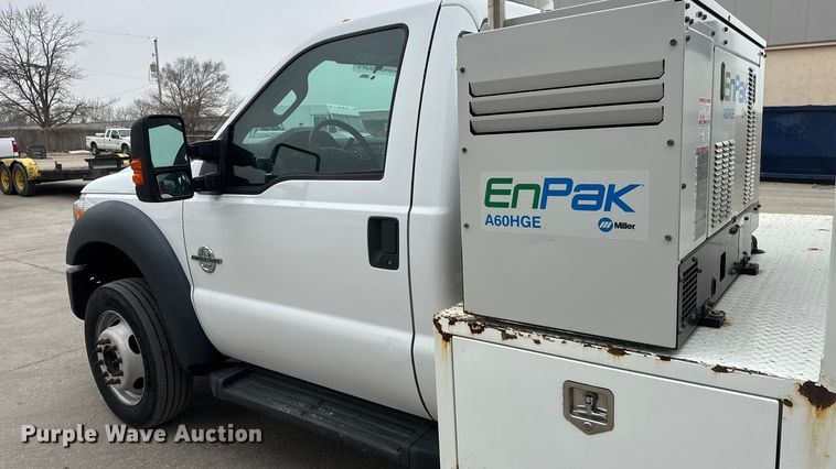 image for item ET1640 2013 Ford F550 utility / service truck