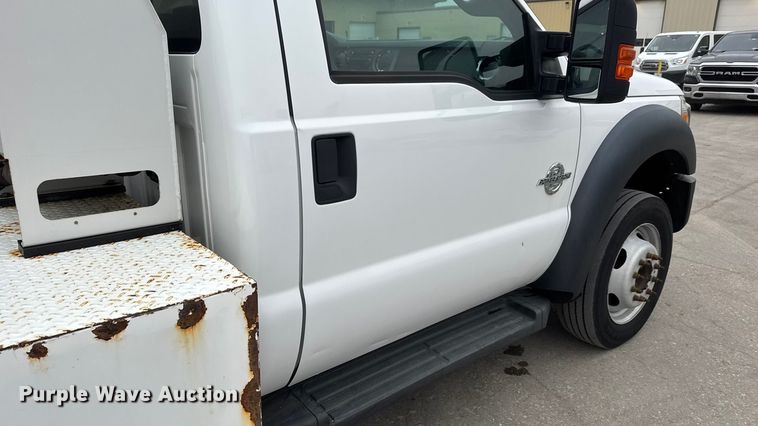 image for item ET1640 2013 Ford F550 utility / service truck