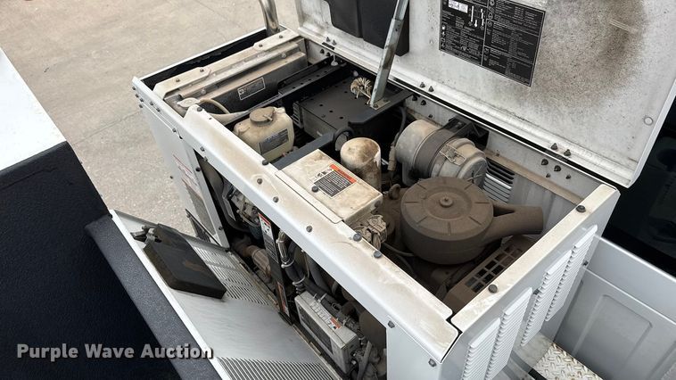 image for item ET1640 2013 Ford F550 utility / service truck