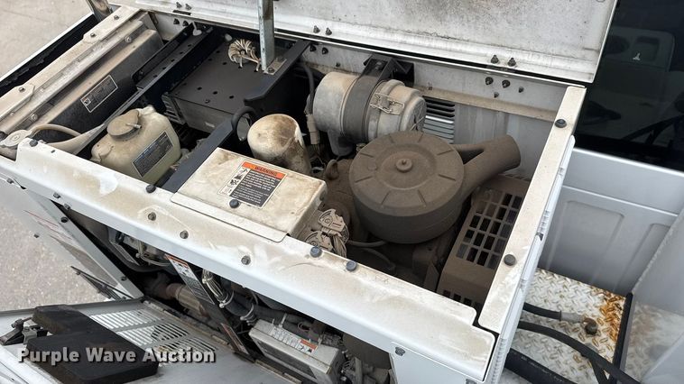 image for item ET1640 2013 Ford F550 utility / service truck