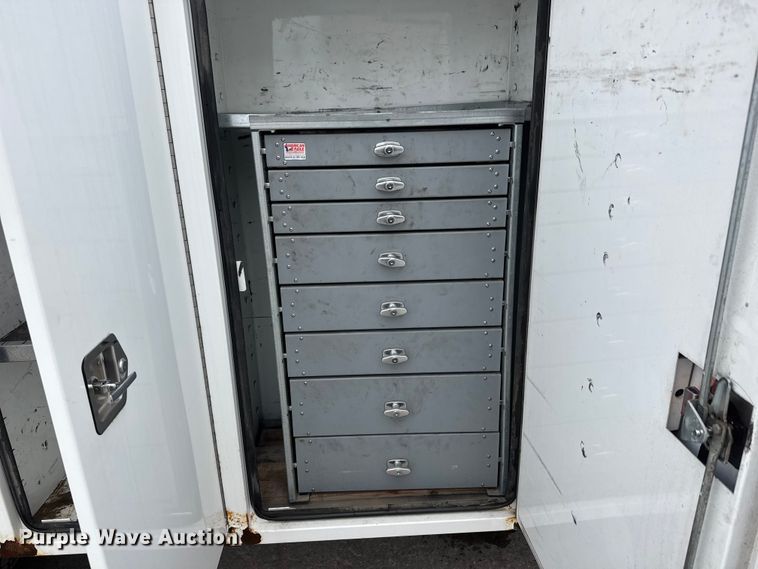 image for item ET1640 2013 Ford F550 utility / service truck