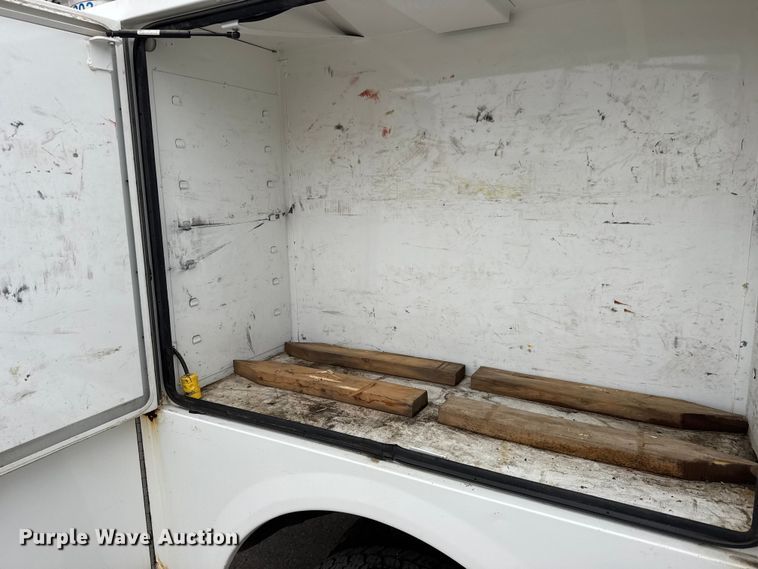 image for item ET1640 2013 Ford F550 utility / service truck