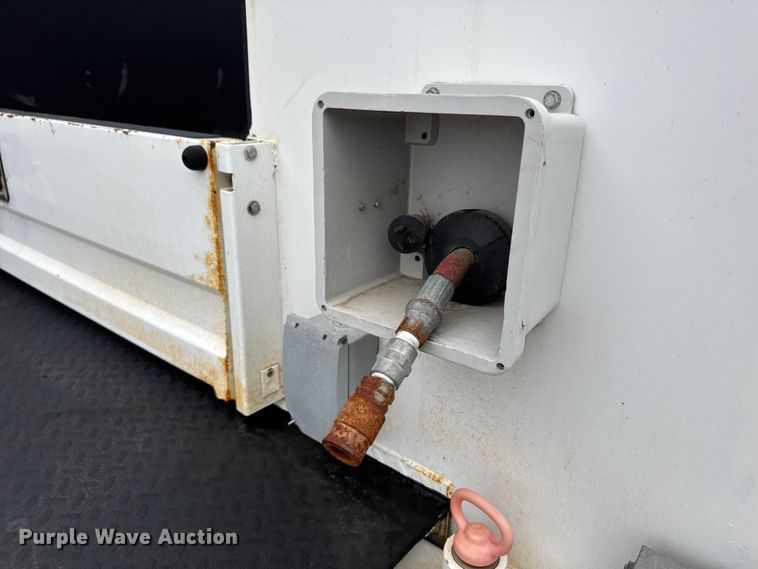 image for item ET1640 2013 Ford F550 utility / service truck