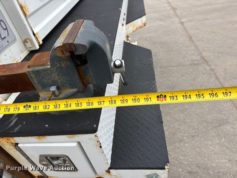 image for item ET1640 2013 Ford F550 utility / service truck