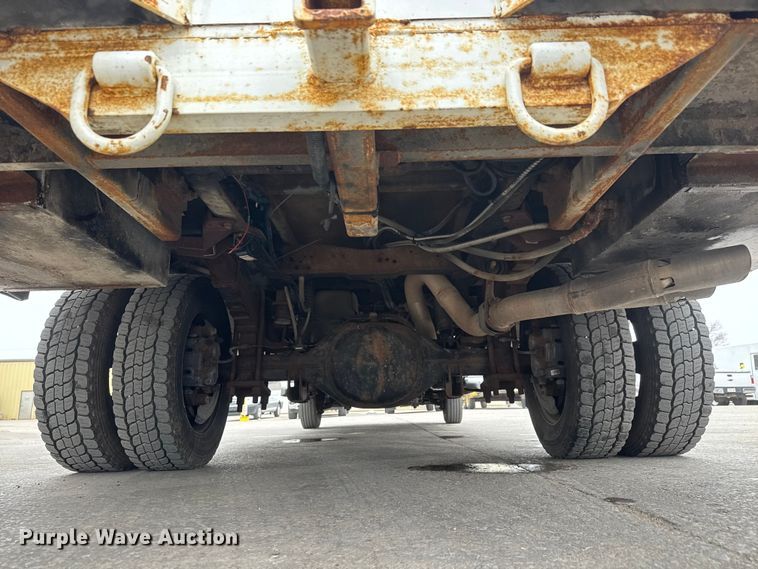 image for item ET1640 2013 Ford F550 utility / service truck