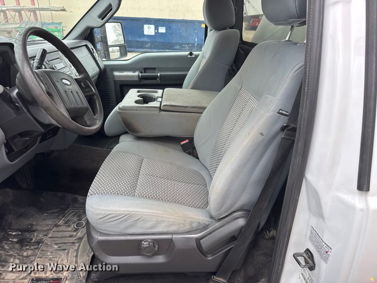 image for item ET1640 2013 Ford F550 utility / service truck