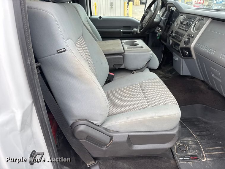 image for item ET1640 2013 Ford F550 utility / service truck