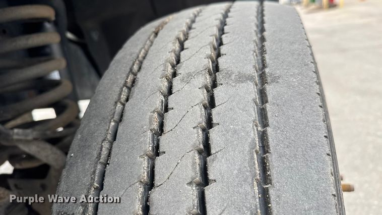 image for item ET1640 2013 Ford F550 utility / service truck