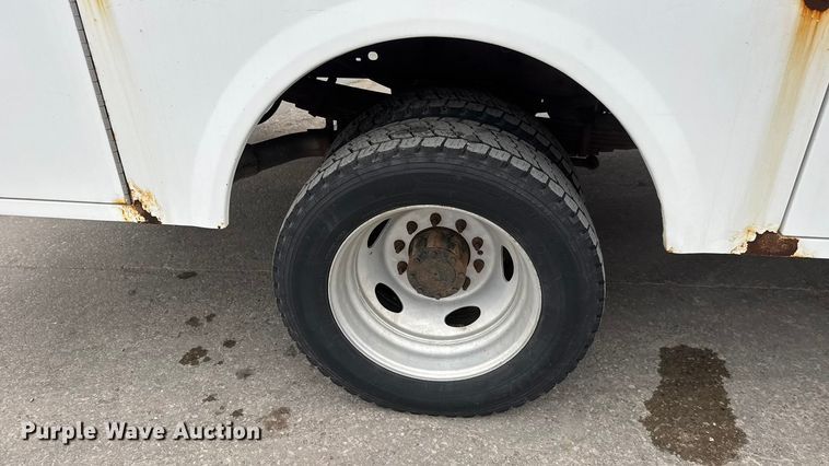 image for item ET1640 2013 Ford F550 utility / service truck