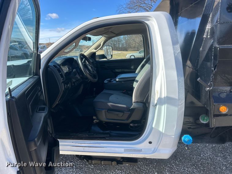 image for item ET6880 2019 RAM 5500HD dump truck