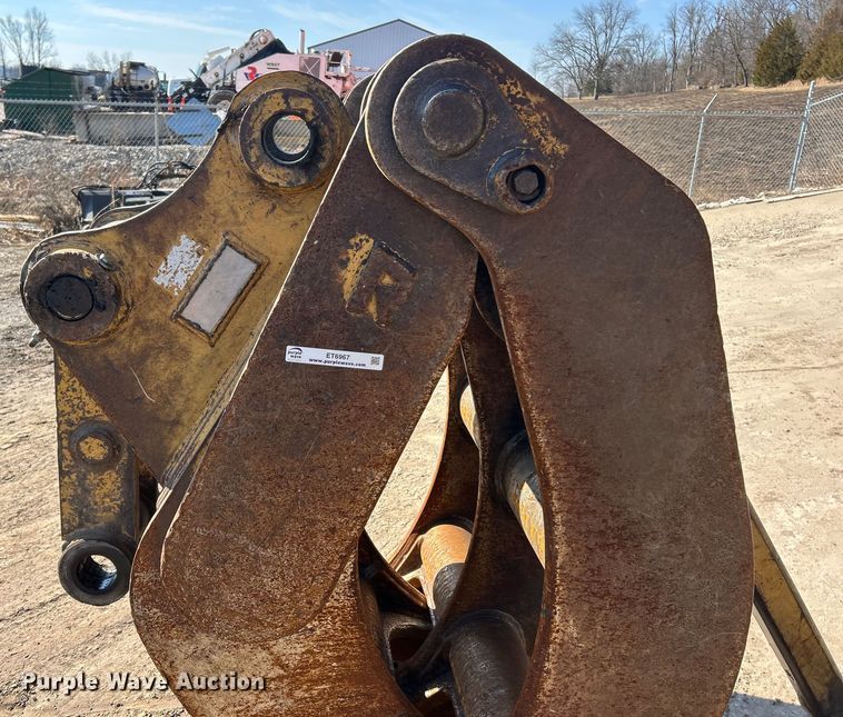 image for item ET6967 Rayco MA3200  excavator grapple