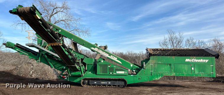 image for item ET6975 McCloskey S130 2DT screening plant