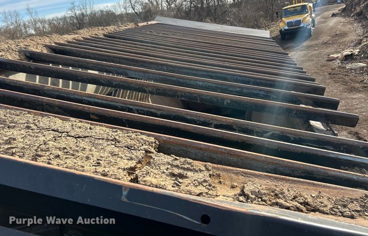 image for item ET6975 McCloskey S130 2DT screening plant