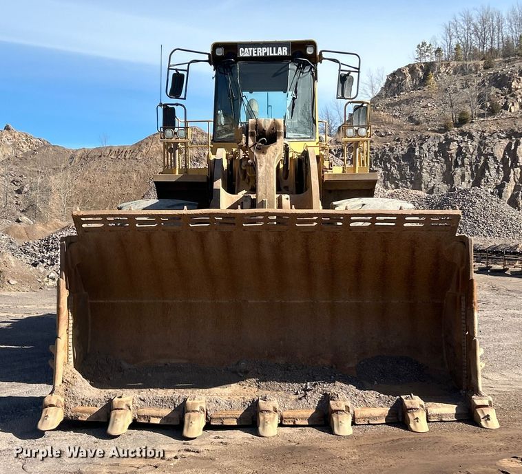 image for item ET6976 2001 Caterpillar 990 wheel loader