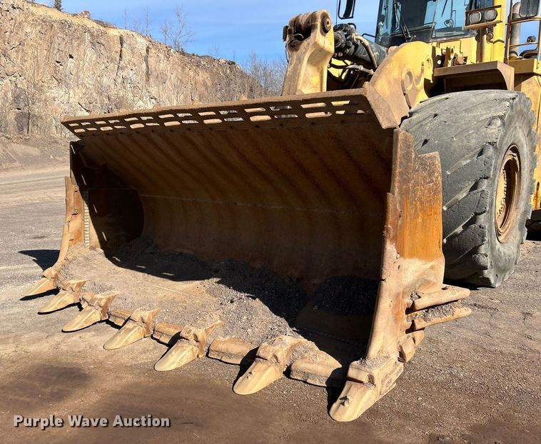 image for item ET6976 2001 Caterpillar 990 wheel loader