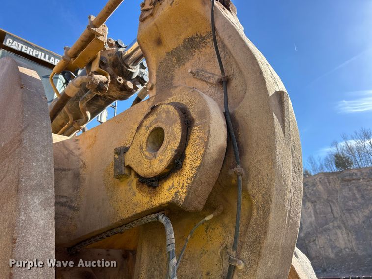 image for item ET6976 2001 Caterpillar 990 wheel loader