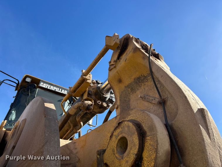 image for item ET6976 2001 Caterpillar 990 wheel loader