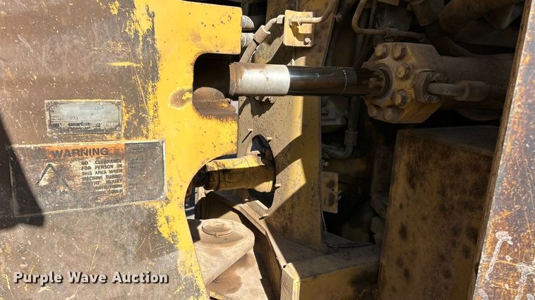 image for item ET6976 2001 Caterpillar 990 wheel loader