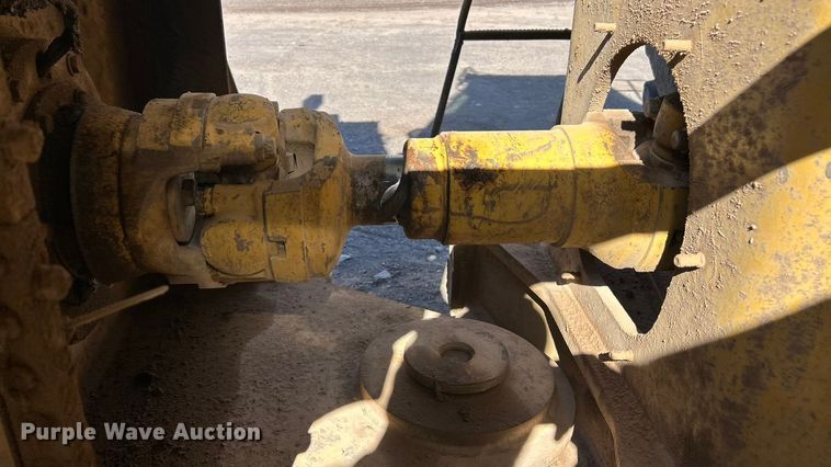 image for item ET6976 2001 Caterpillar 990 wheel loader