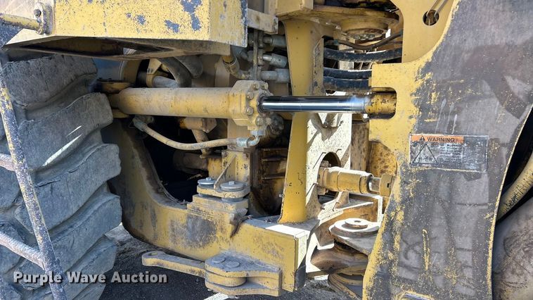 image for item ET6976 2001 Caterpillar 990 wheel loader
