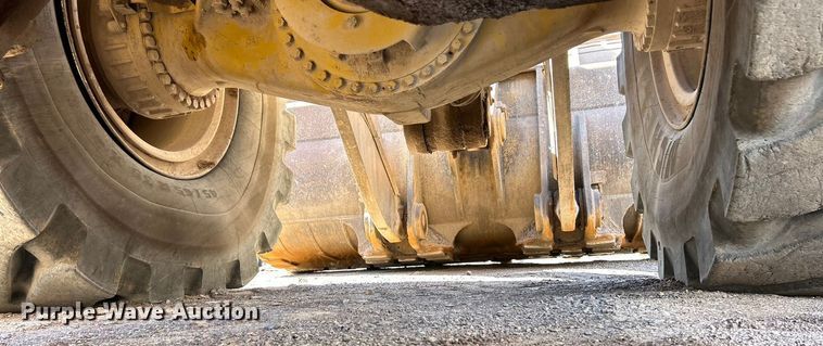 image for item ET6976 2001 Caterpillar 990 wheel loader