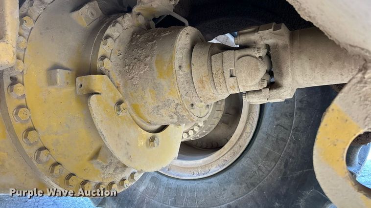 image for item ET6976 2001 Caterpillar 990 wheel loader