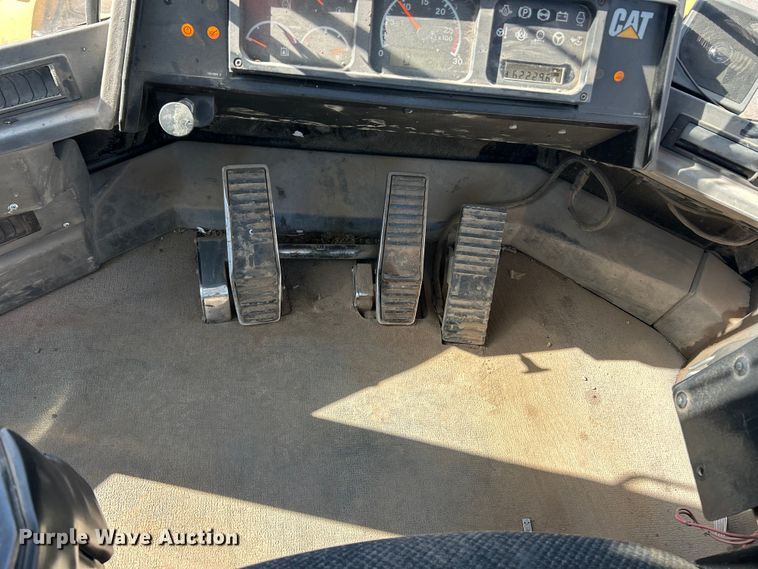 image for item ET6976 2001 Caterpillar 990 wheel loader