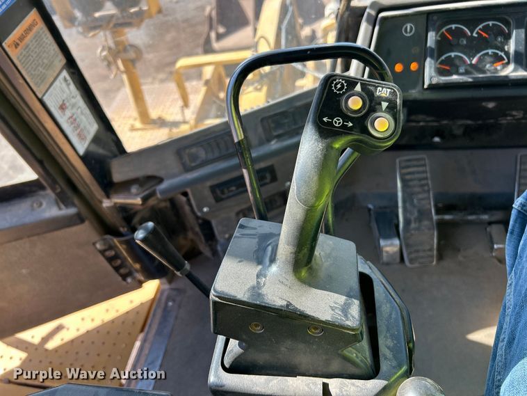 image for item ET6976 2001 Caterpillar 990 wheel loader