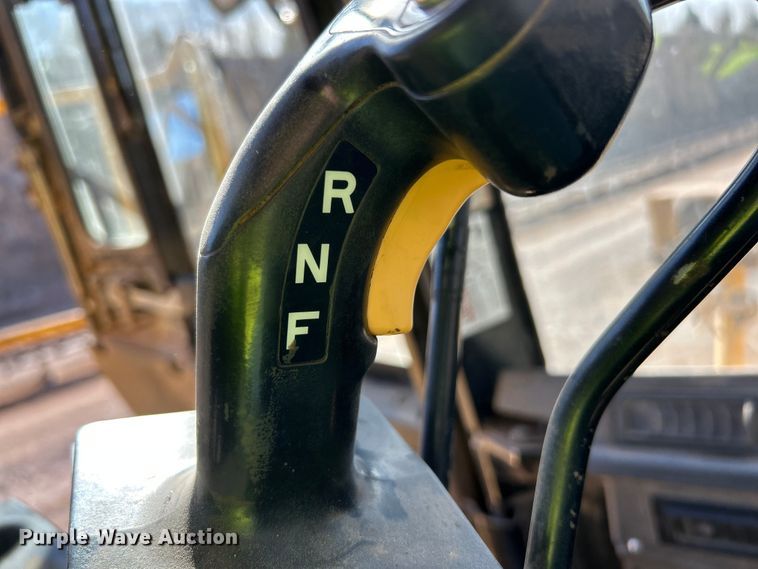 image for item ET6976 2001 Caterpillar 990 wheel loader