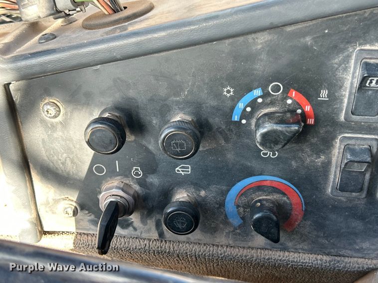 image for item ET6976 2001 Caterpillar 990 wheel loader